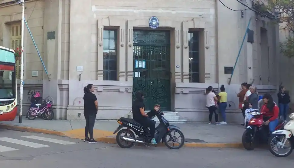 Los robos de bicicletas en las veredas de las escuelas continúan registrándose.