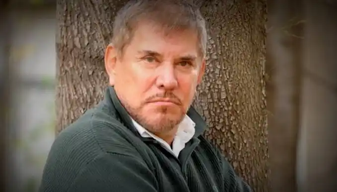 Arnaldo André se confiesa: "No volvería a golpear mujeres en la ficción"