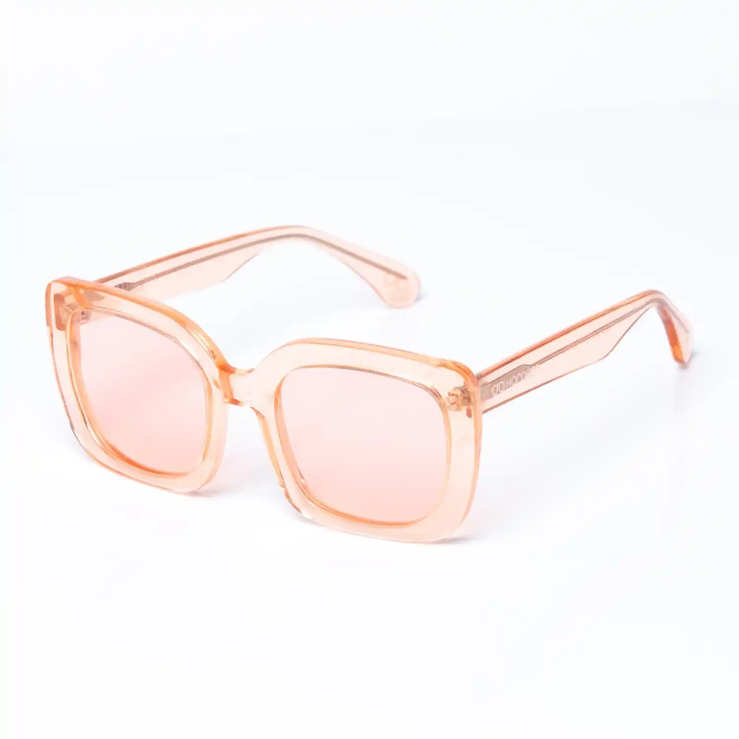 Verano 2026: el revival de los 70 y los 2000 redefine la estética de los anteojos