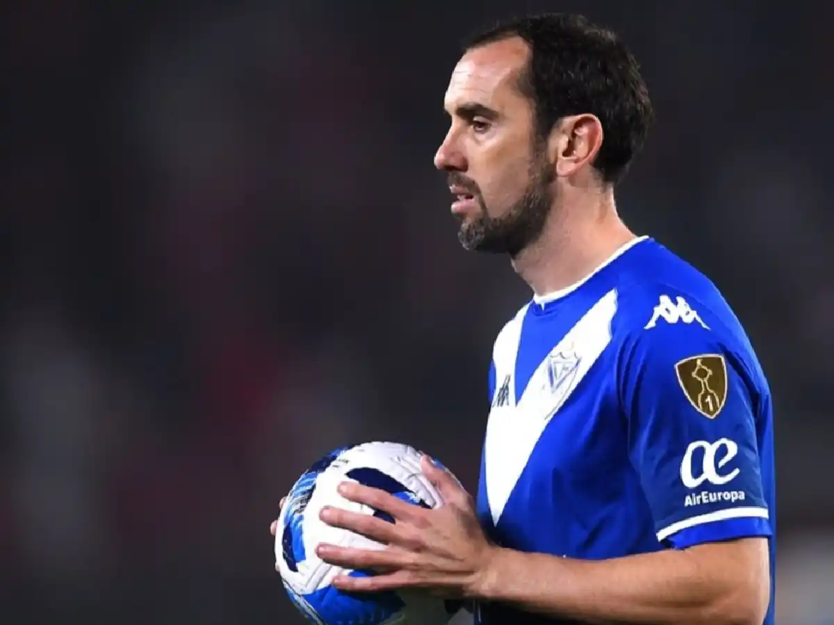 Godín aseguró que continuará en Vélez