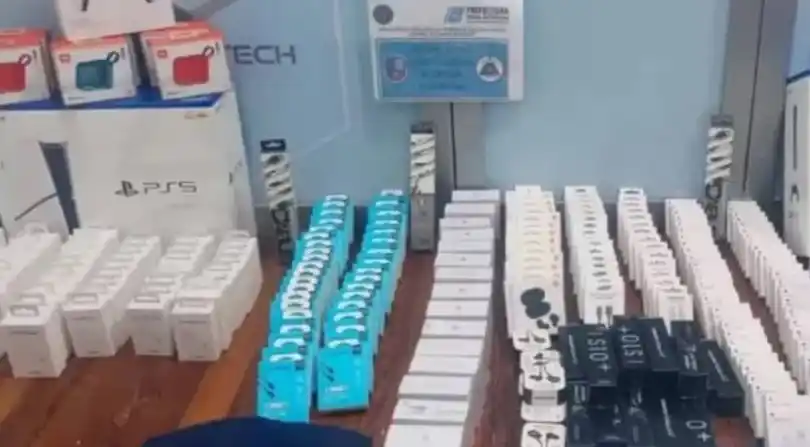 Rematan desde $ 15 mil Playstation, joysticks y smartTV secuestrados por la Aduana.