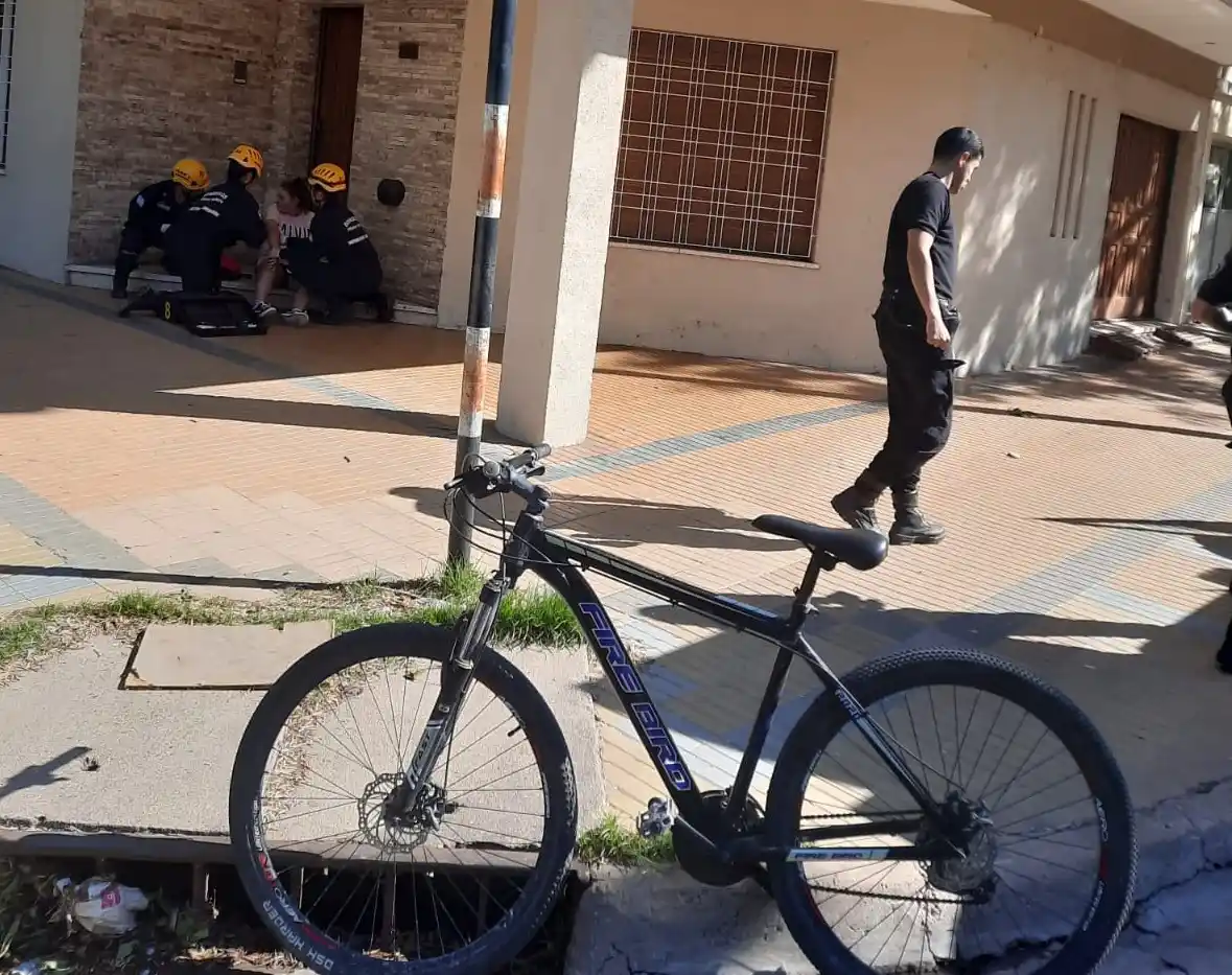 Venado Tuerto: una lesionada por choque entre camioneta y bicicleta