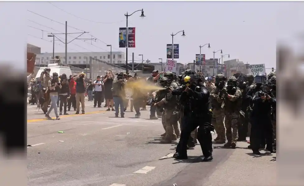 Toque de queda en Los Ángeles