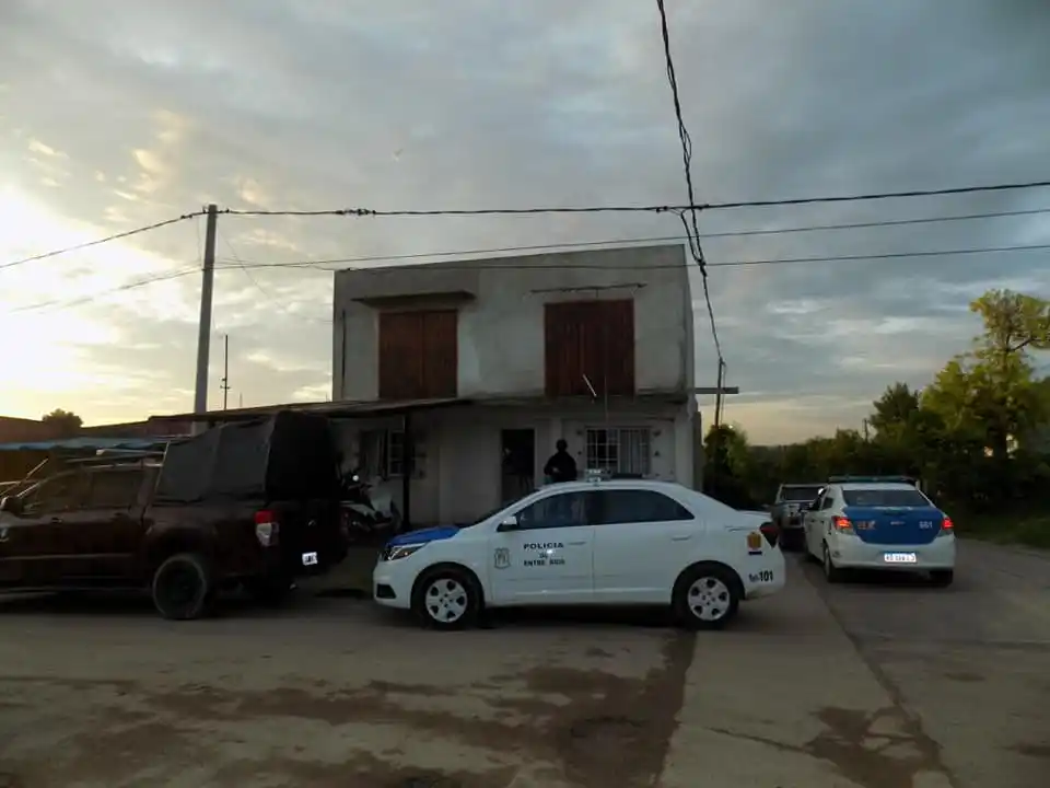 En operativo por narcomenudeo incautaron plantas de marihuana y dinero en efectivo