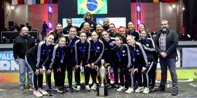 El plantel argentino que fue subcampeón sudamericano con la marplatense Morena Chiappero.