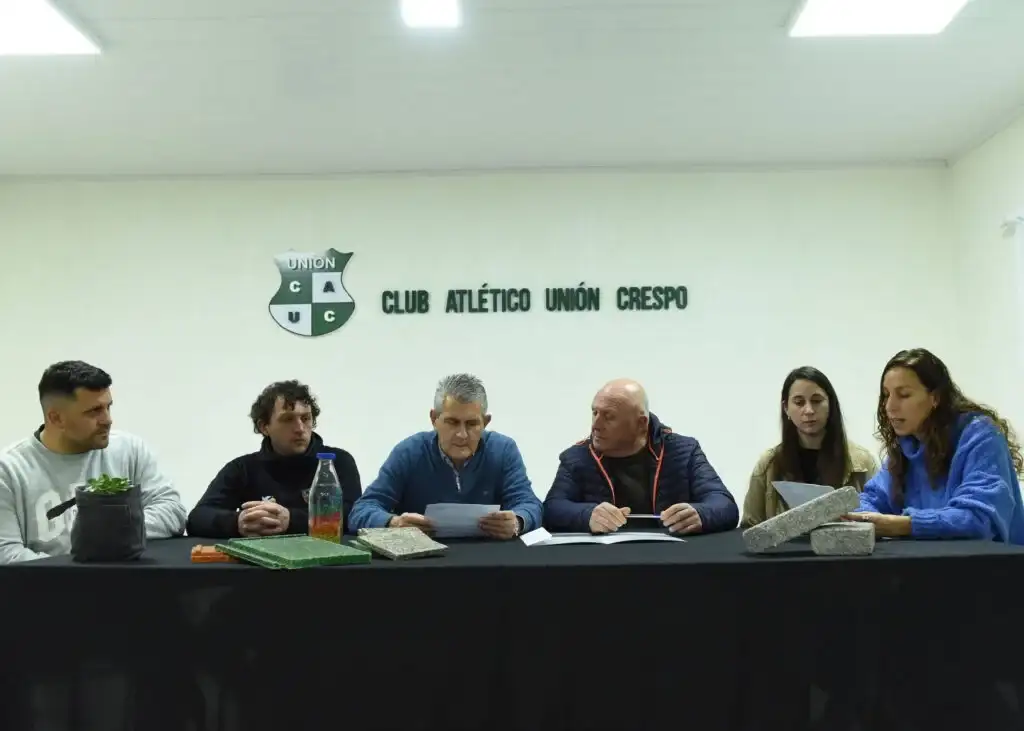 Crespo: Unión construirá su nuevo playón deportivo con 8.000 ladrillos fabricados a partir de botellas PET