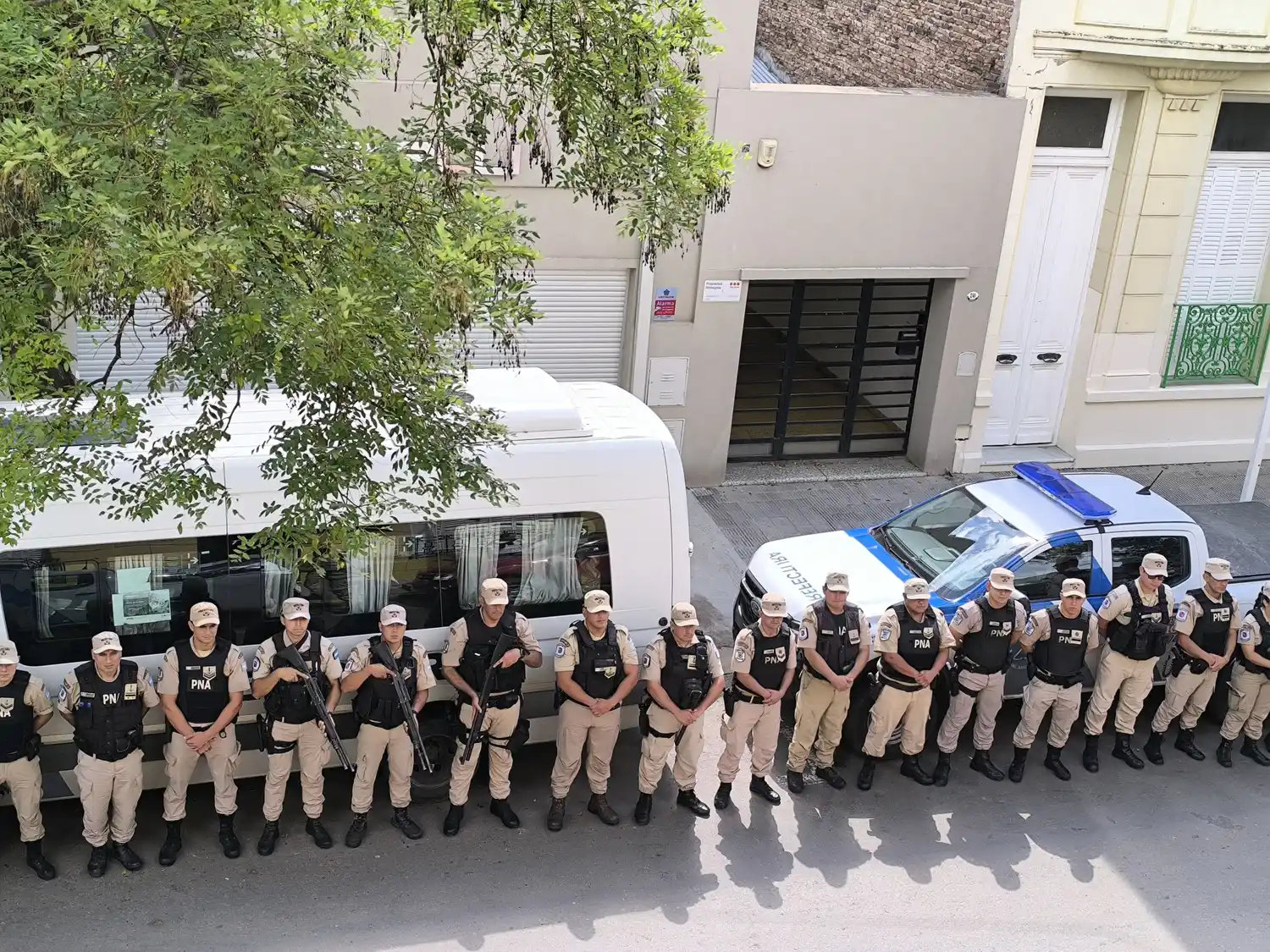 Personal de Prefectura que viajó a Bahía Blanca.