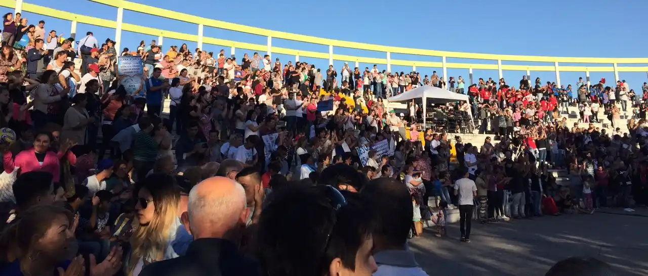Multitudinario encuentro por el Día de Acción de Gracias en Quilmes
