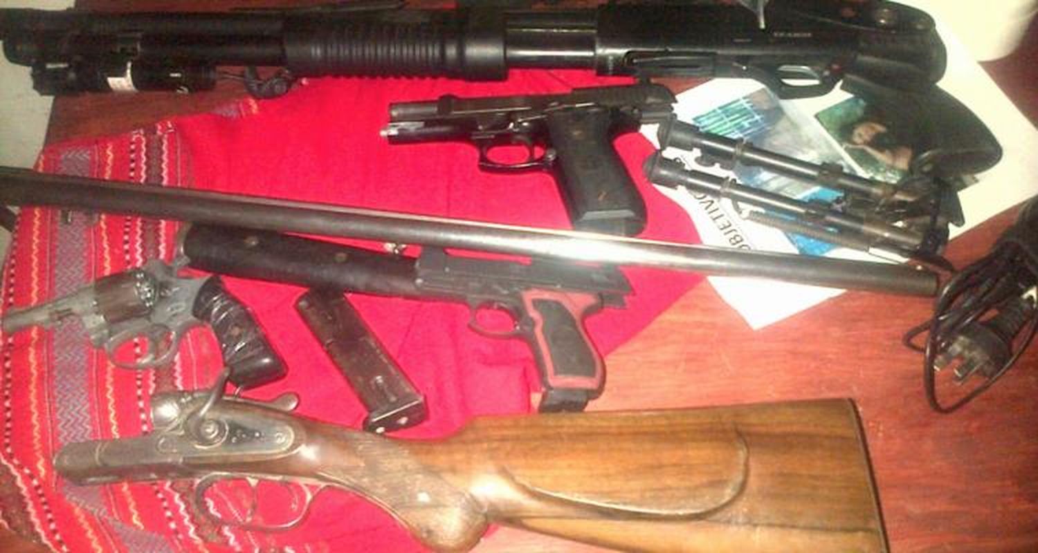 Siguen detenidos los acusados por venta de drogas