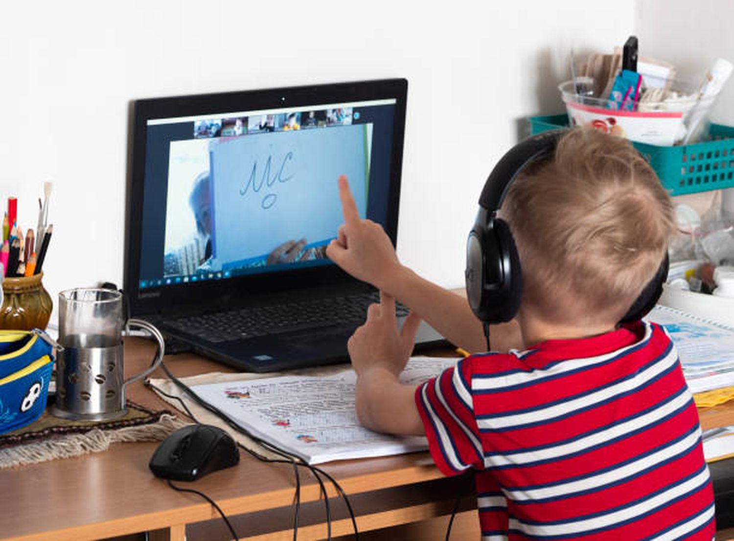 Ayúdale a tus hijos a entender la importancia del ESTUDIO VIRTUAL