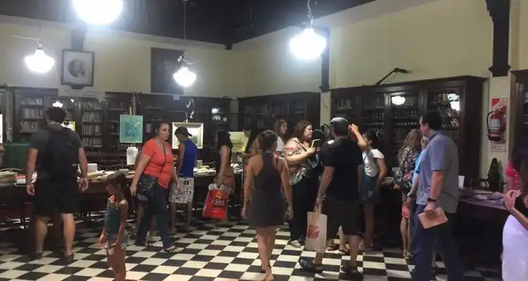 Peatonal de Verano: música y Feria del Libro Repetido en la Biblioteca Popular Rafael Obligado