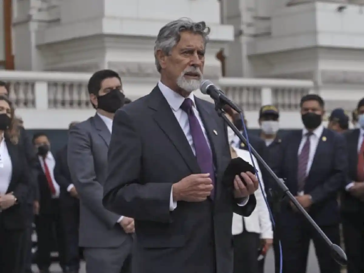 El centrista Sagasti será el cuarto presidente de Perú en menos de tres años