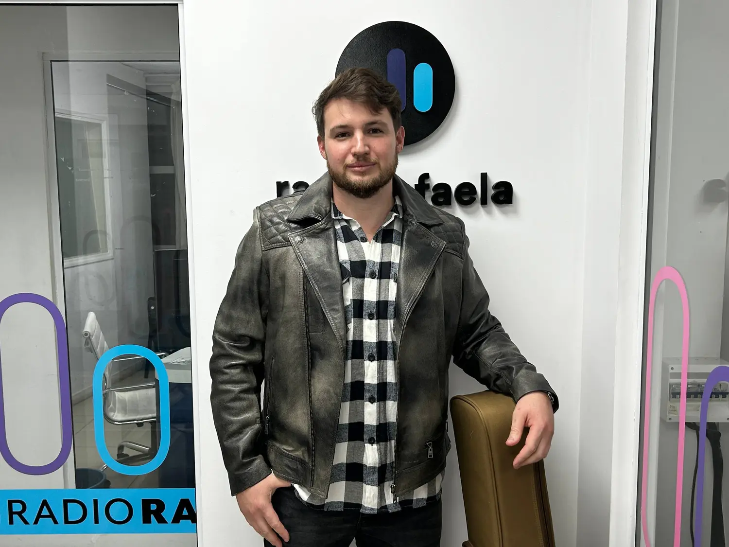 Nicolás Dho presentó “Dogma”, su nuevo EP que habla de "romper con las creencias establecidas”