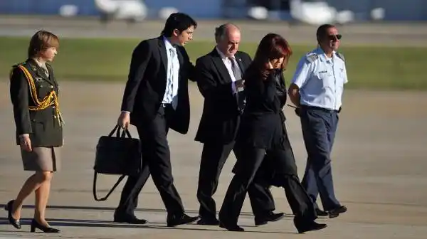 Cristina viaja a Brasil por la cumbre BRICS-Mercosur y Boudou queda a cargo de la Presidencia