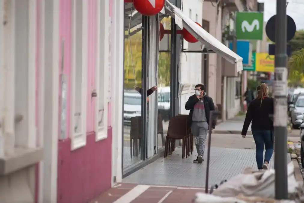 La Provincia autorizó la vuelta de comercios, oficios y servicios.