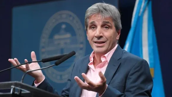 Caputo aseguró que la jubilación promedio es de $900.000 y que un buen porcentaje supera el millón de pesos