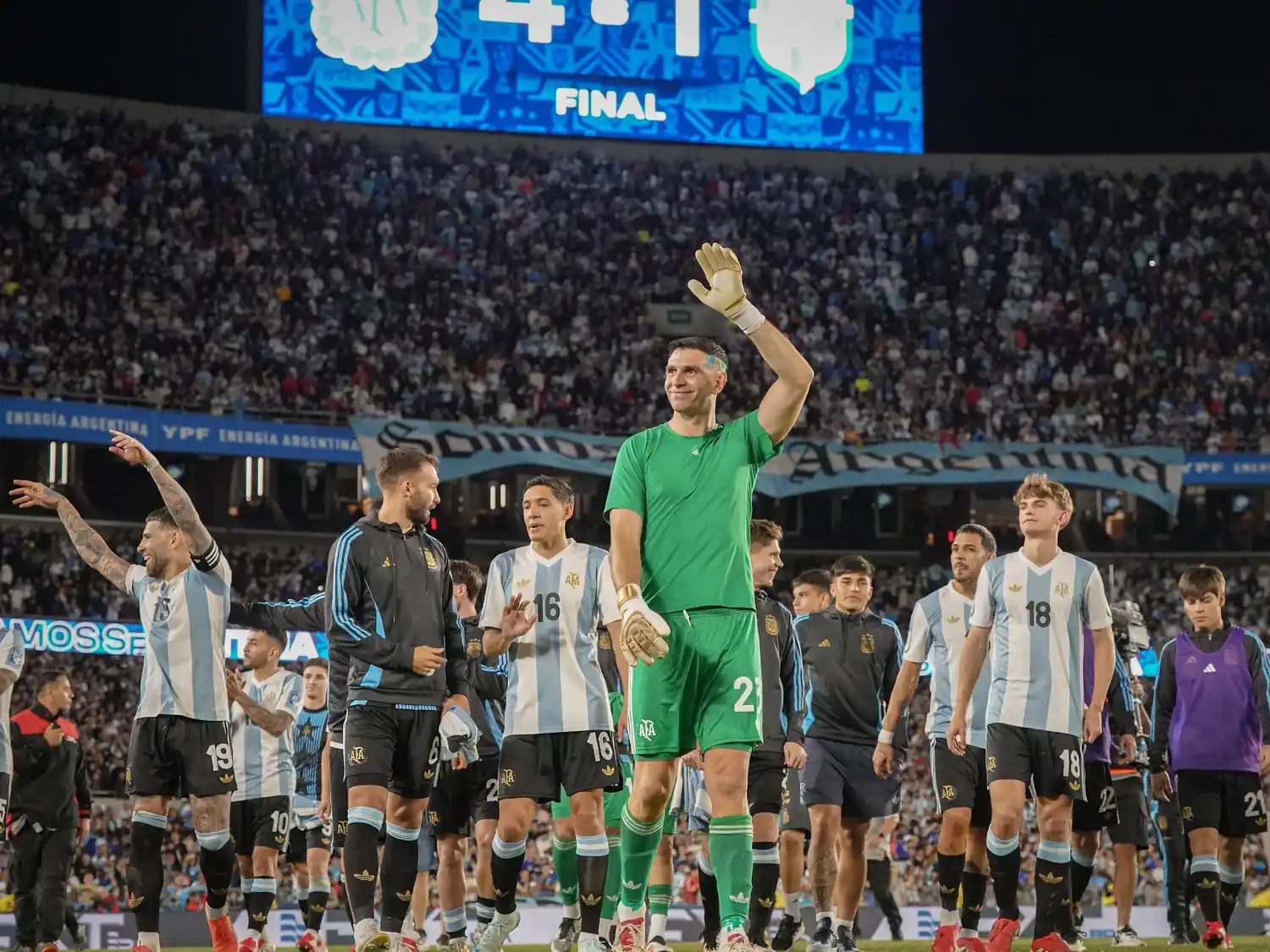 El "Dibu", uno de los artifices de la clasificación.