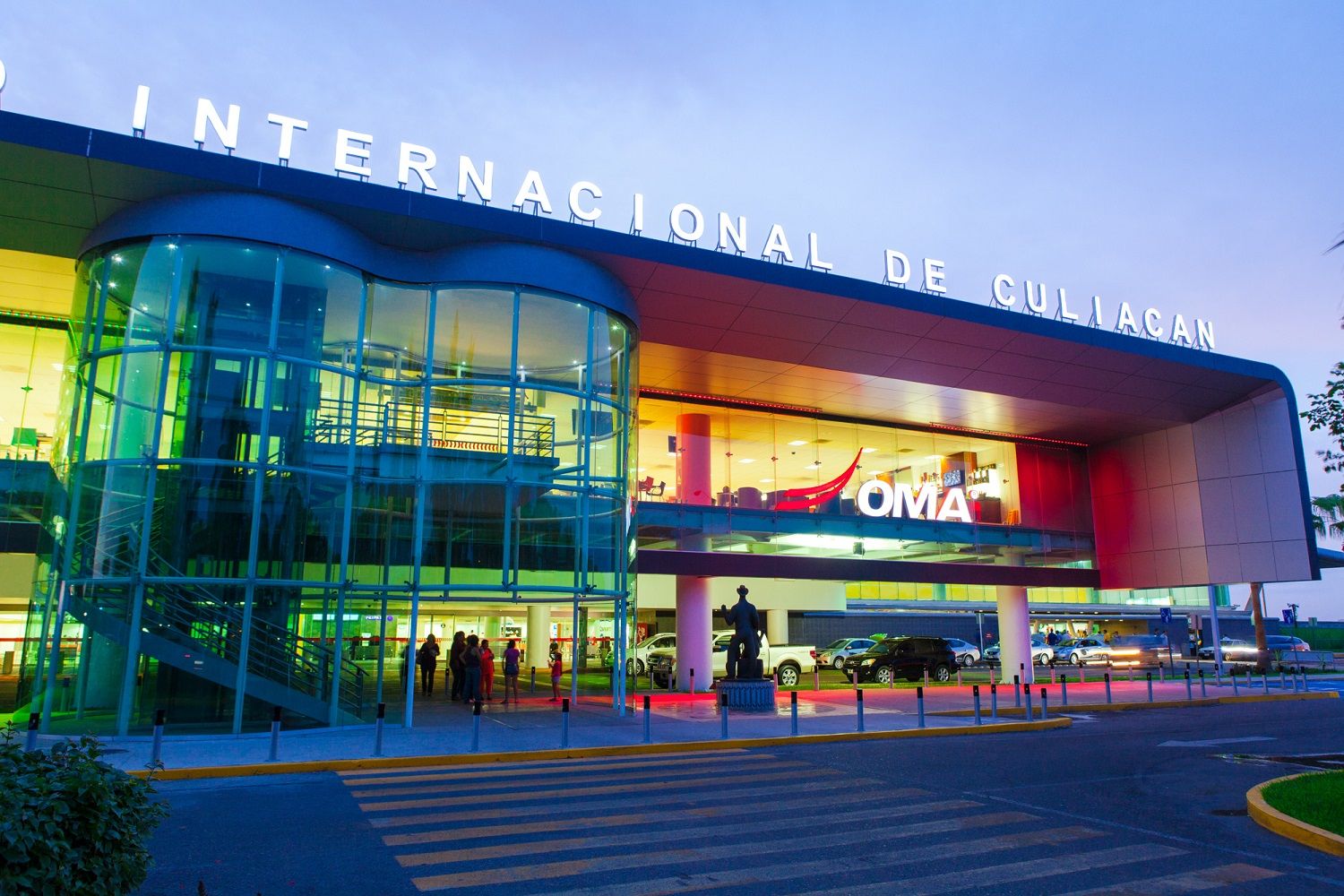 Ataque narco: se acumulan vuelos cancelados en cuatro aeropuertos mexicanos