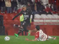 Huracán pagó sus errores y fue eliminado por Once Caldas