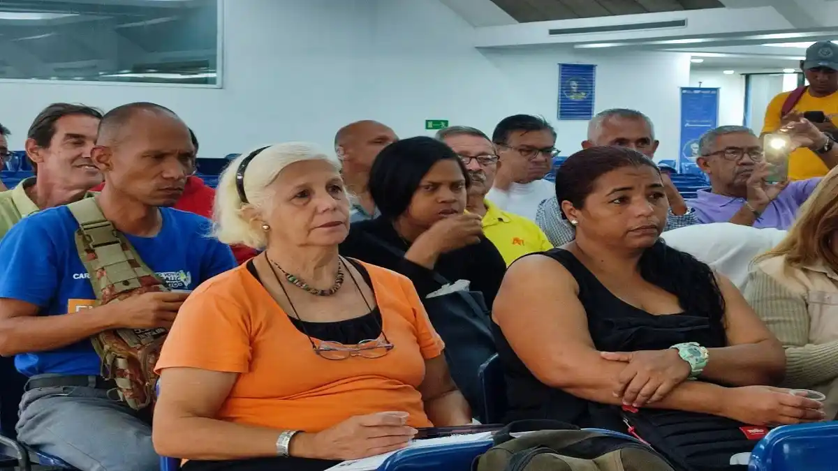 Proponen crear la Agencia Bolivariana de Comunicación Popular