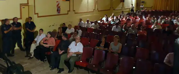 Poca concurrencia de público para  hablar de seguridad en Urdinarrain