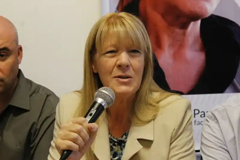 Elecciones 2015: Stolbizer calificó a Macri y a Scioli como "aplaudidores del menemismo"