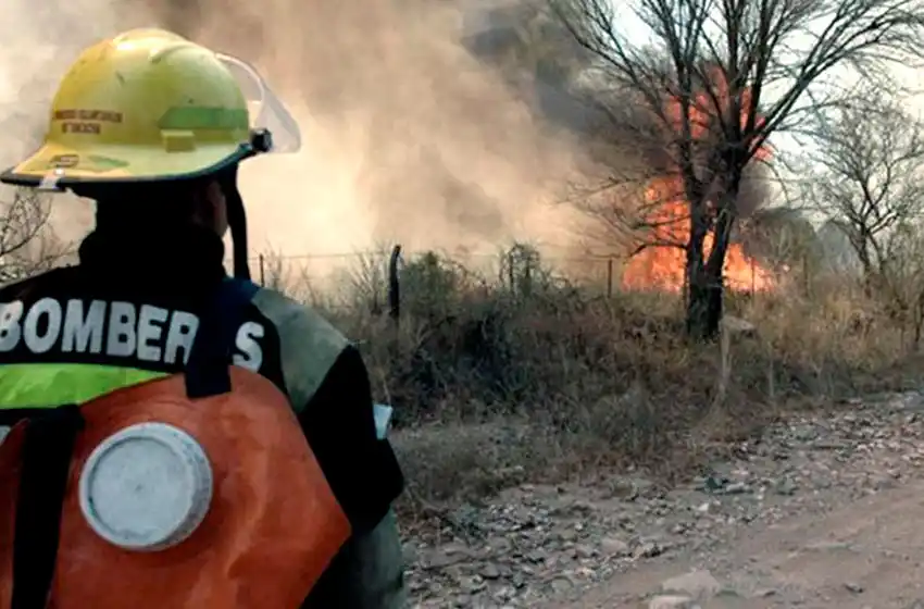 Estado de Alerta y Movilización por falta de vacunas para los Bomberos Voluntarios