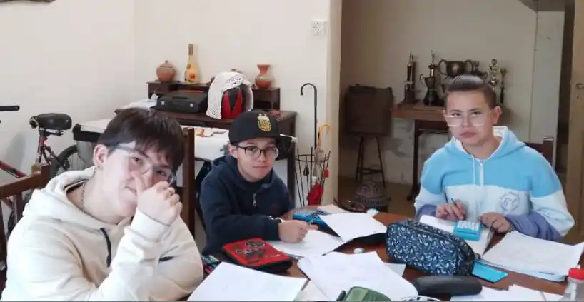 Alumnos clasificados al certamen nacional de Ñandú.