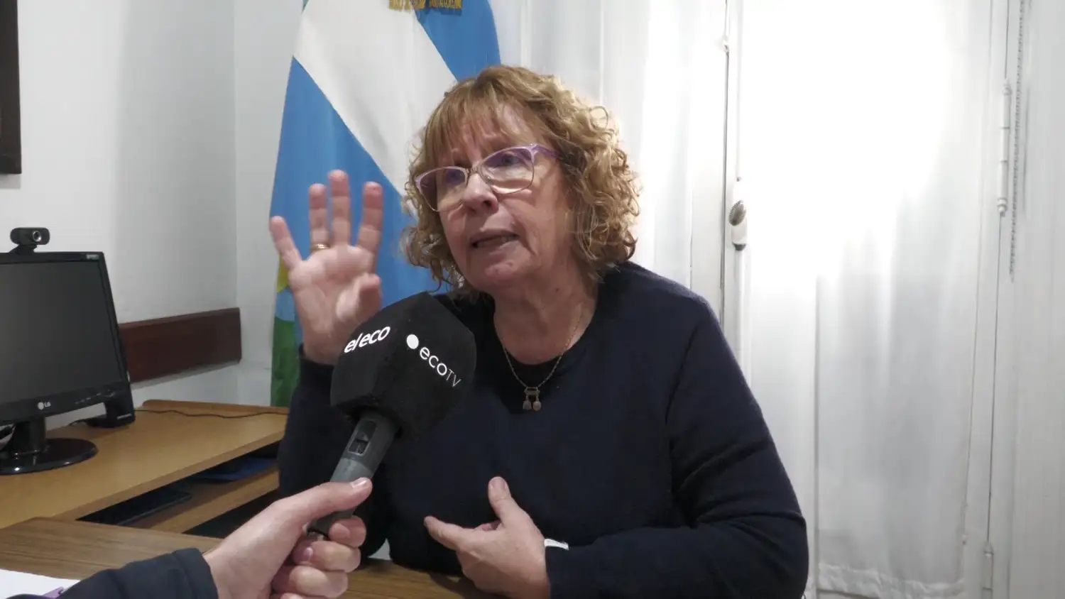 Carmen Núñez, presidenta del Consejo Escolar, explicó la situación del Transporte Escolar Rural.