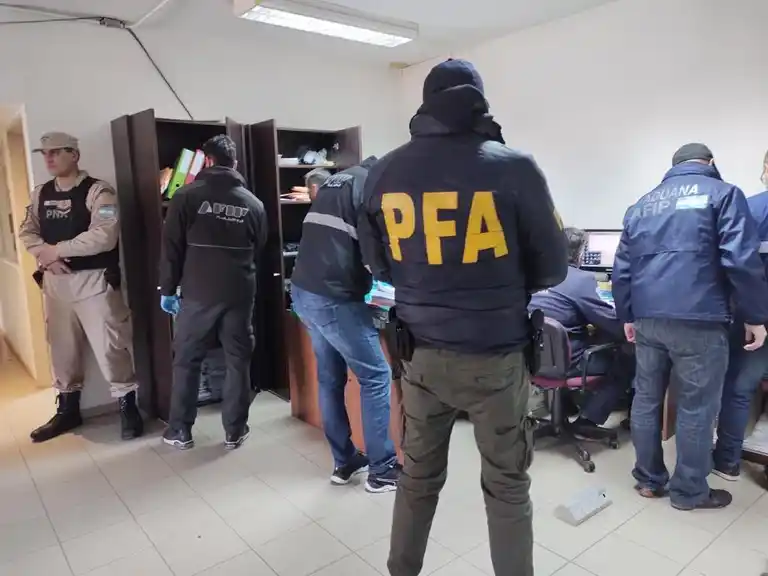 Allanaron a empresarios chinos por contrabando y evasión en Bahía Blanca