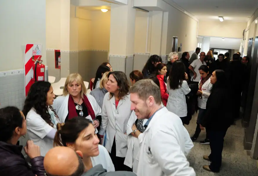 Profesionales de la salud iniciarán un "paro de lapiceras" si sufren descuentos salariales