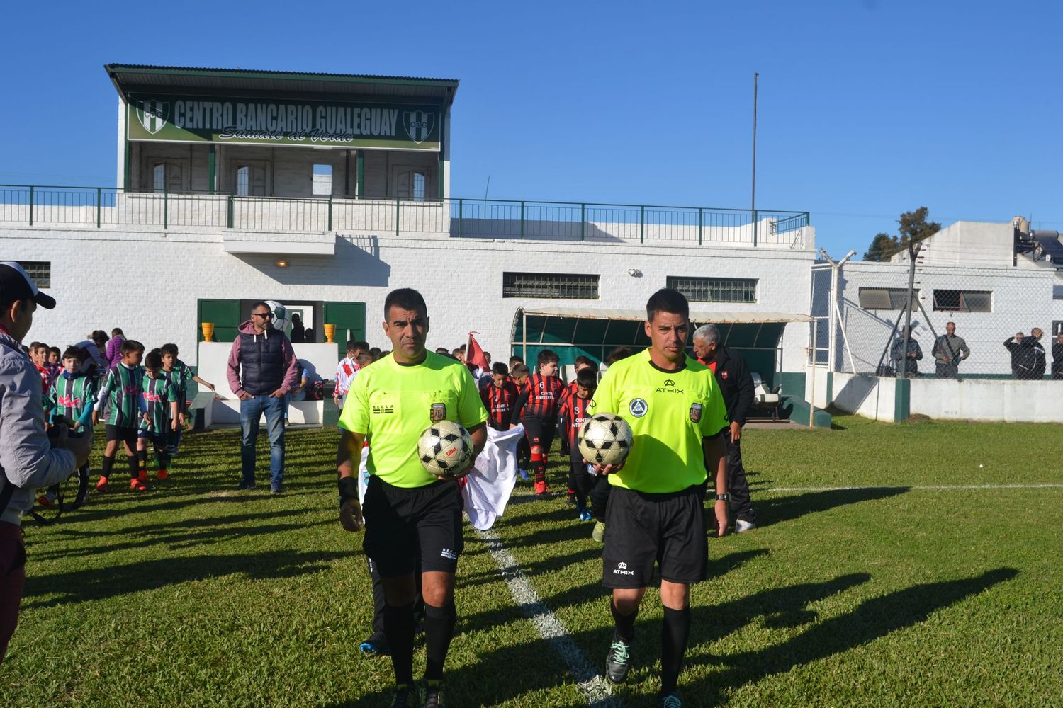 Con mucha expectativa y con una gran afluencia de público desde muy temprano dió comienzo el torneo Provincial de la Categoría 2013 que lleva el nombre de "Salvado Enrique Mac Dougall" en cancha de Centro Bancario Gualeguay.