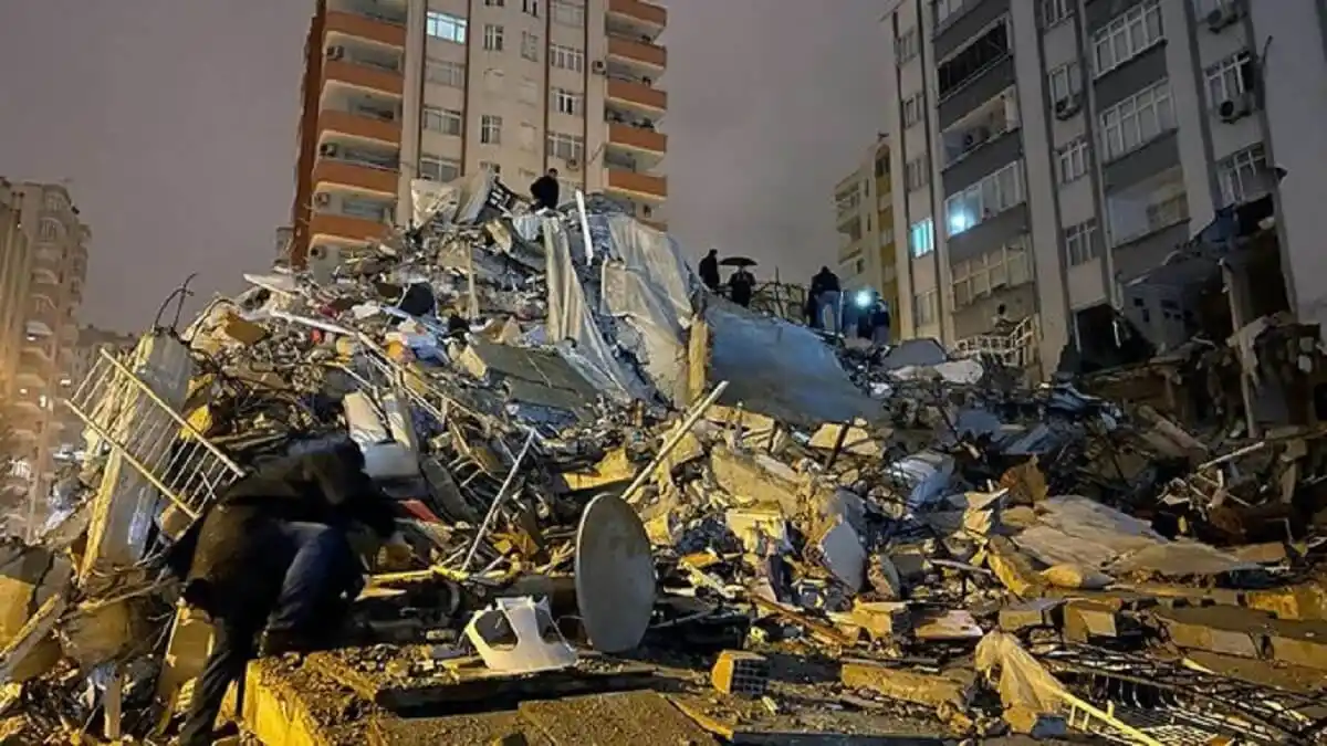 ¡TRAGEDIA! MILES DE MUERTOS tras TERREMOTO de magnitud 7,8 en Turquía y Siria