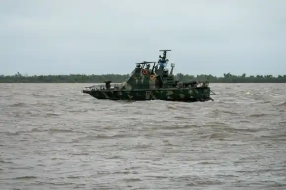 ¿Cómo son las lanchas de guerra que patrullaran las costas de San Lorenzo y Rosario?