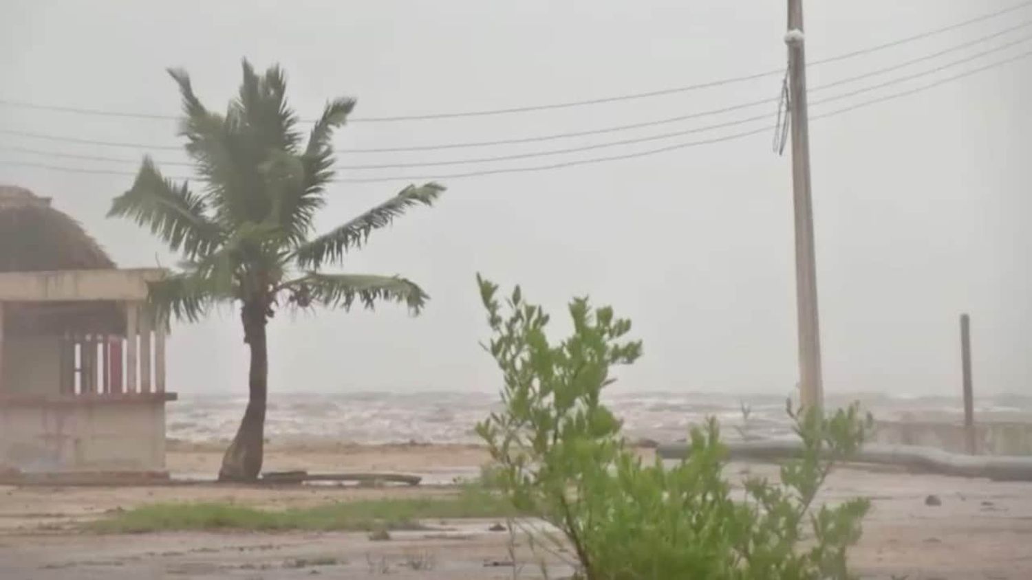 Ian tocó tierra en Cuba como huracán de categoría 3