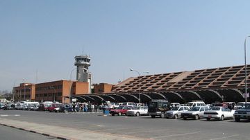 Cierra el Aeropuerto Internacional de Katmandú por violentas protestas en Nepal