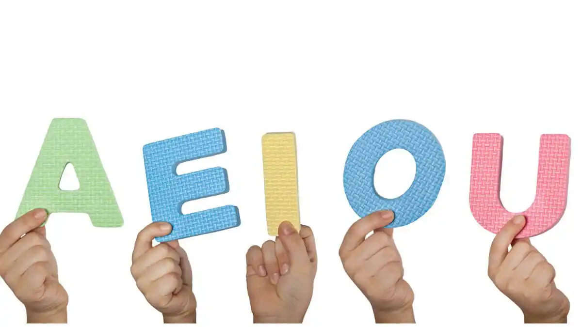 Comunicado público de la “i” y la “u”