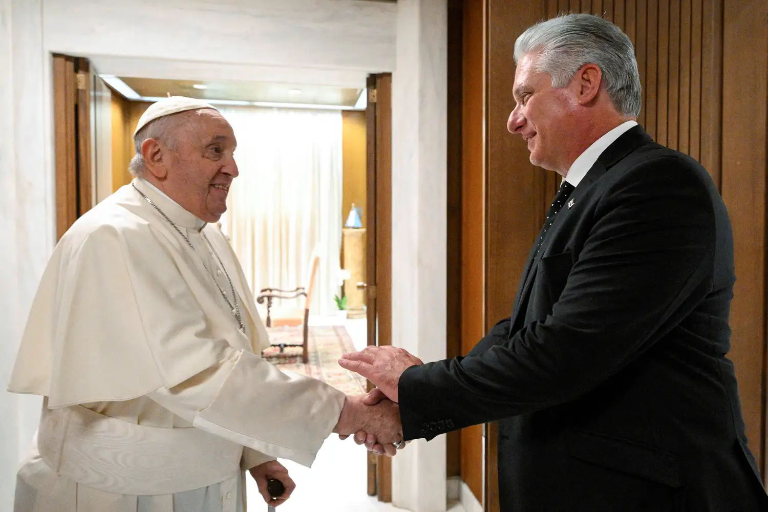 Francisco recibió al presidente cubano Miguel Díaz-Canel.