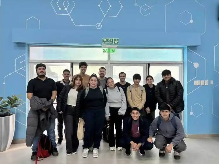 Estudiantes del Politécnico fortalecen su 
formación tecnológica con prácticas en el CID