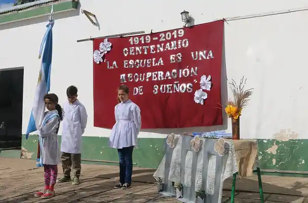 La comunidad educativa celebró el Centenario de la Escuela Nº 10