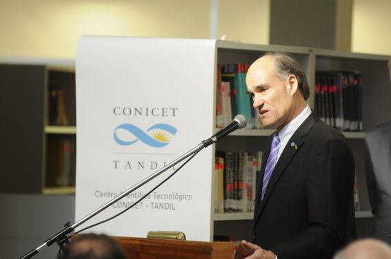 El doctor Carlos Lanusse recibirá un galardón internacional por sus aportes a la farmacología veterinaria