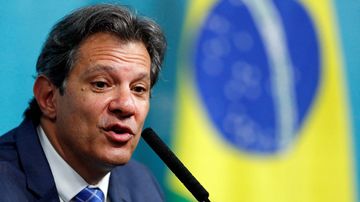 Brasil anuncia "conversaciones" con EE. UU. tras entrada en violencia de los aranceles