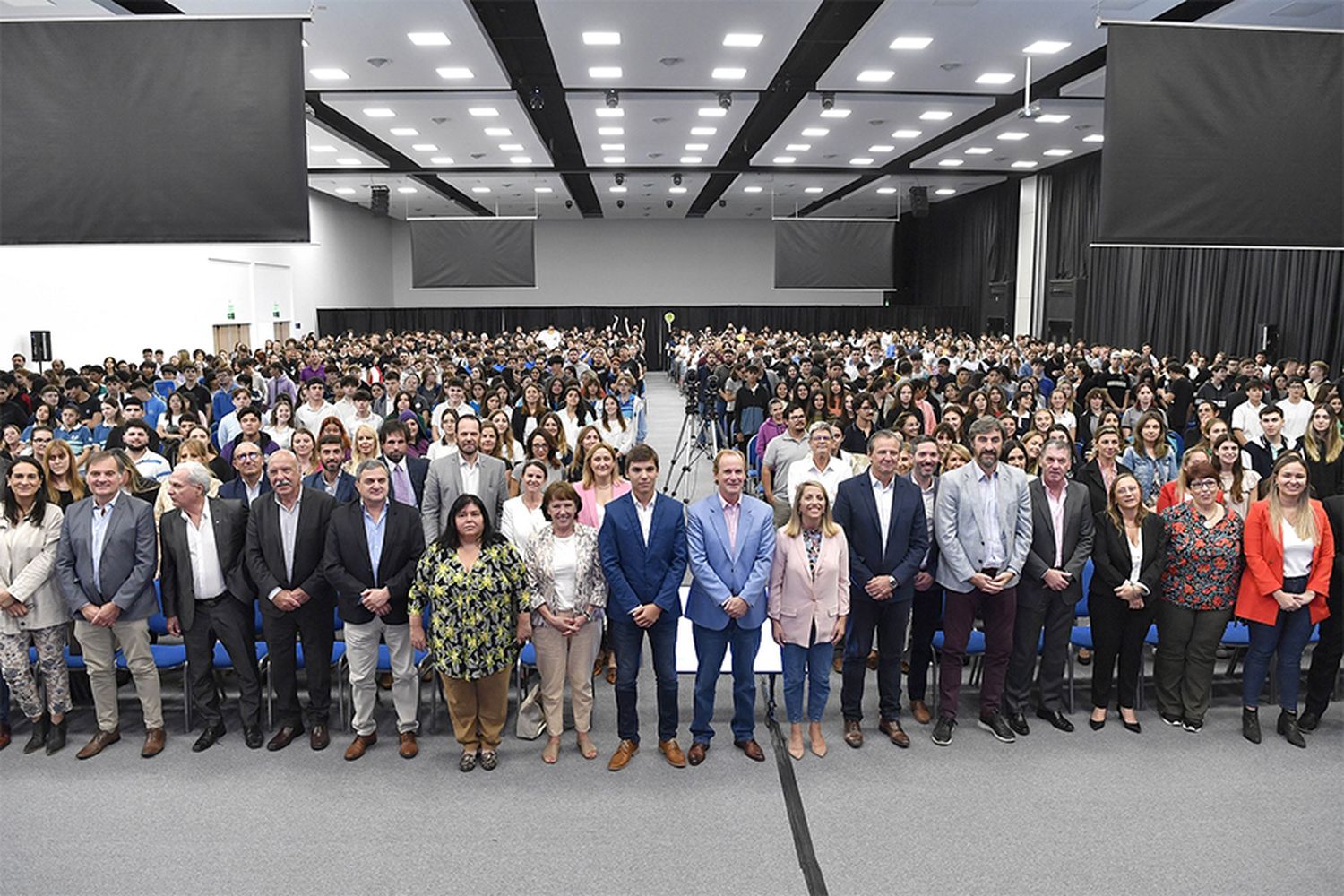 Al inaugurar el Senado Juvenil 2023, el gobernador Gustavo Bordet convocó a los jóvenes a “hacer valer sus pensamientos y sus ideas”.