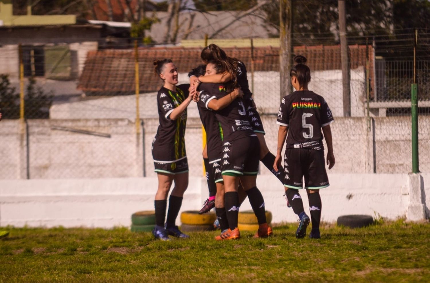 Fútbol femenino: Aldosivi se adelantó en los cuartos de final de la Copa Federal