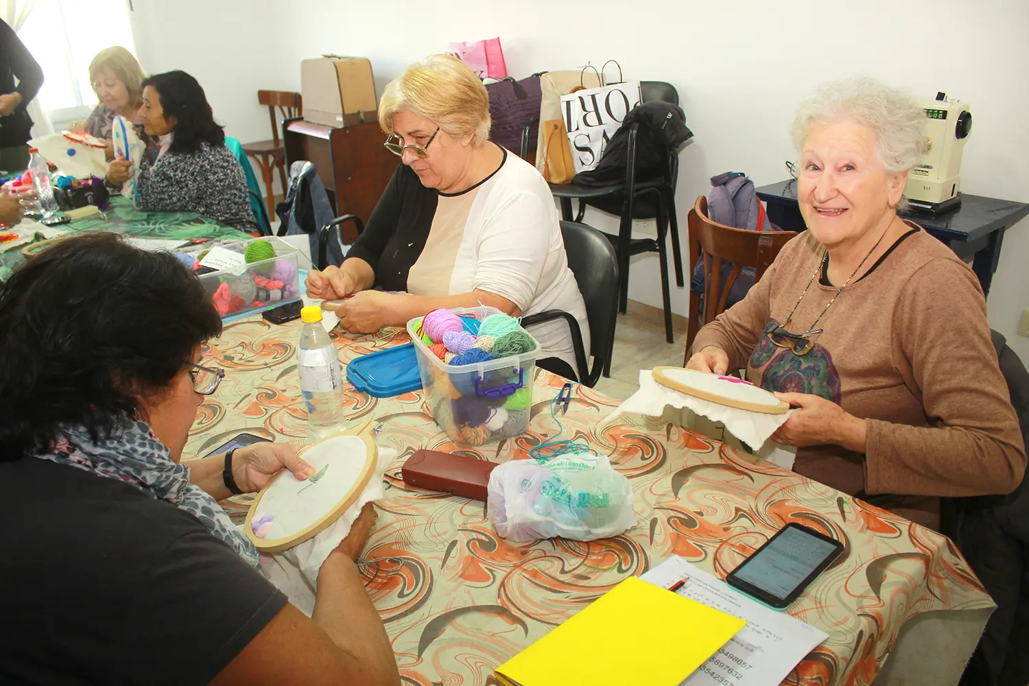 Talleres. Para adultos mayores y para todos los gustos e intereses10.30 (con vacantes); Memoria con