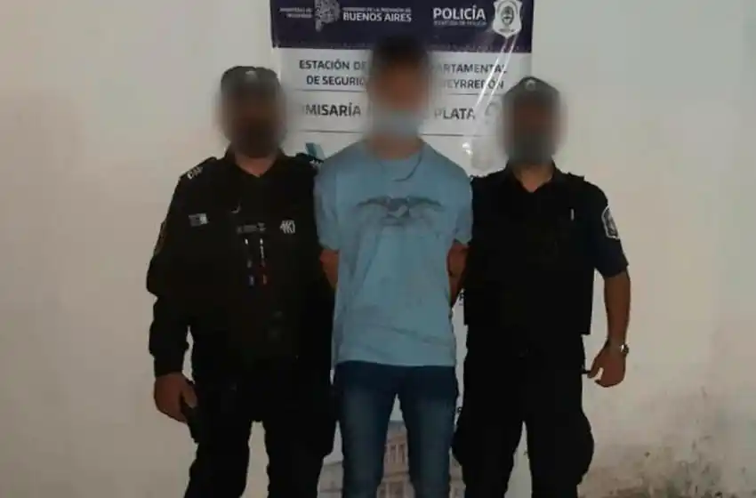 Le arrebataron el celular en el Centro y lo recuperó a los minutos: un detenido