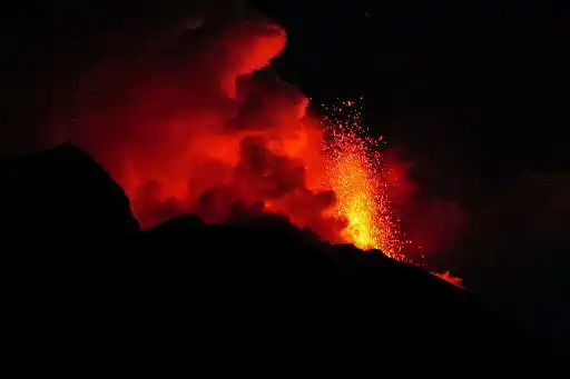 ALERTA NARANJA por nueva erupción del volcán Stromboli (+Video)