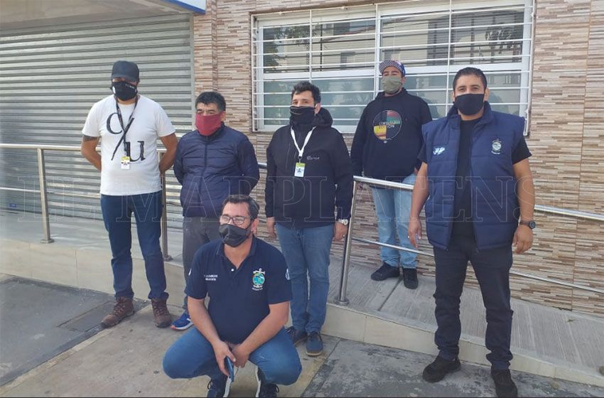 COVID-19 en el Puerto: gremios y familiares exigen que dejen amarrar al Scirocco