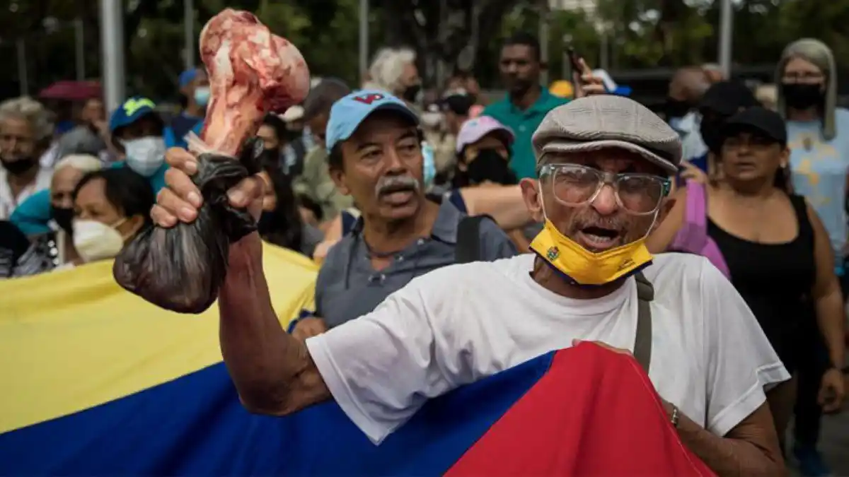 ¡Ni para los pasajes! «BONOS DE HAMBRE» para trabajadores y jubilados del sector público