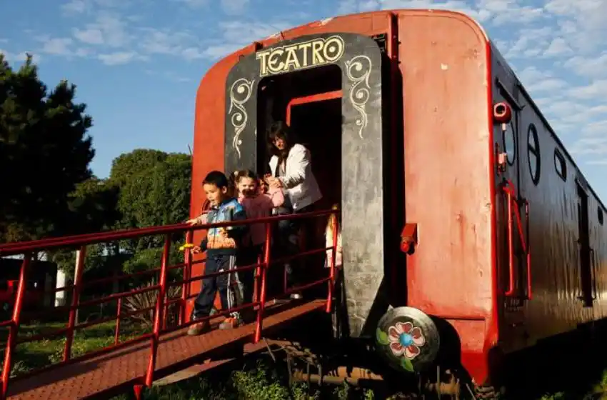 El “Vagón de los títeres” reabre sus puertas